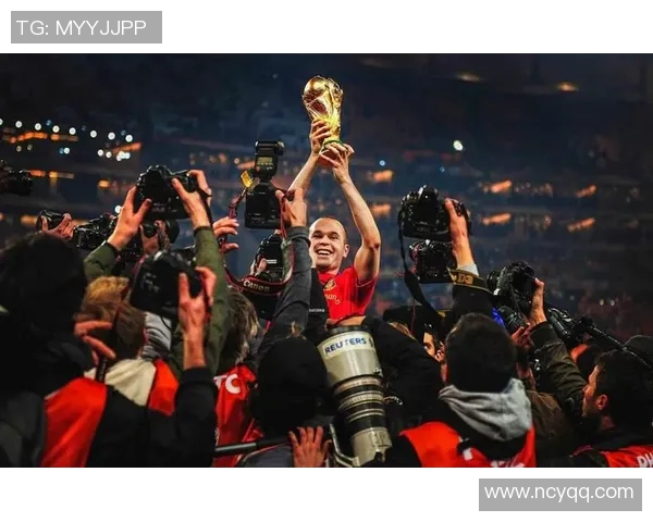 足球巨星九宫格标签图解析，细数全球顶级球员的卓越成就与足球传奇